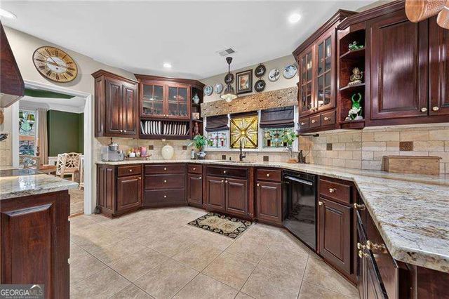 6685 Waterbury Way, Cumming, GA 30040
