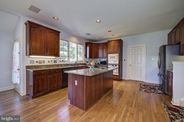 606 MCELWEE RD, Moorestown, NJ 08057