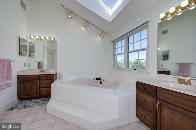 606 MCELWEE RD, Moorestown, NJ 08057