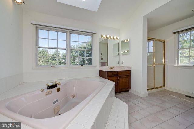 606 MCELWEE RD, Moorestown, NJ 08057