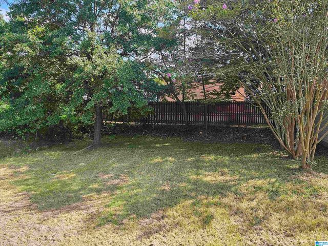 124 E CREST ROAD, Hueytown, AL 35023