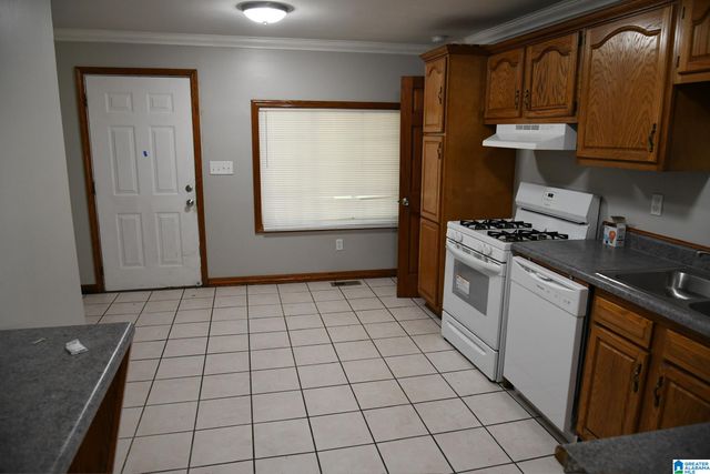 124 E CREST ROAD, Hueytown, AL 35023