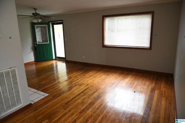 124 E CREST ROAD, Hueytown, AL 35023