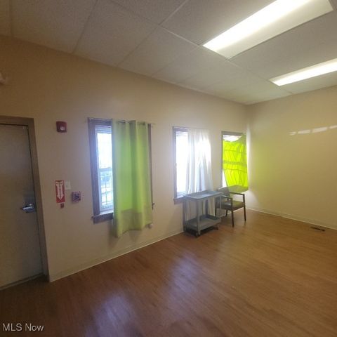 9815 Lorain Avenue, Cleveland, OH 44102