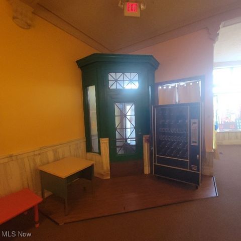 9815 Lorain Avenue, Cleveland, OH 44102