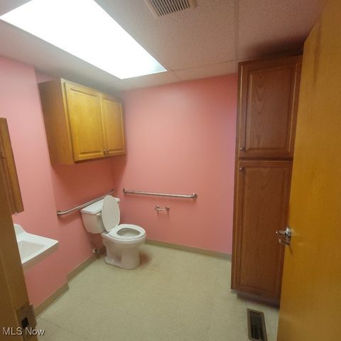 9815 Lorain Avenue, Cleveland, OH 44102