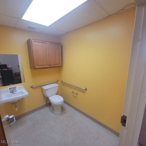 9815 Lorain Avenue, Cleveland, OH 44102