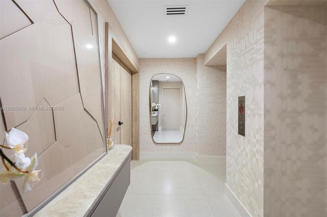 700 NE 24th St 3201, Miami, FL 33137