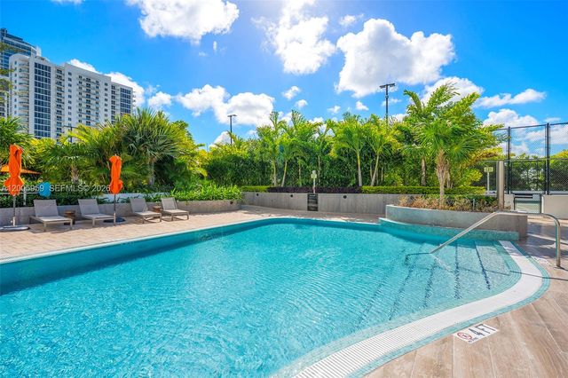 700 NE 24th St 3201, Miami, FL 33137