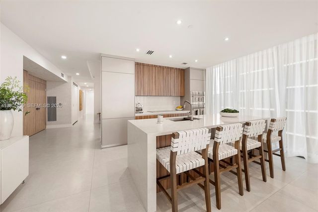 700 NE 24th St 3201, Miami, FL 33137