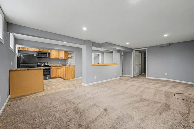 1123 S Lewiston Way, Aurora, CO 80017
