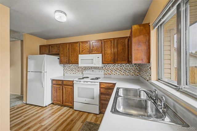 1123 S Lewiston Way, Aurora, CO 80017