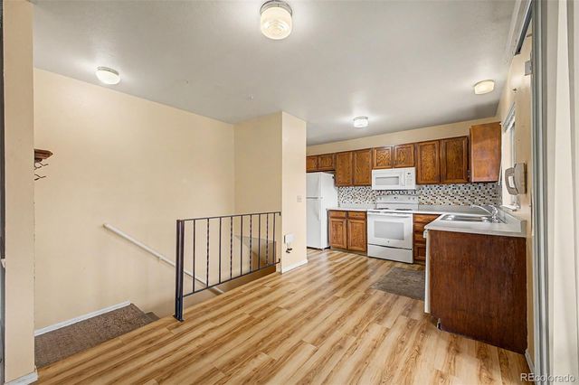1123 S Lewiston Way, Aurora, CO 80017