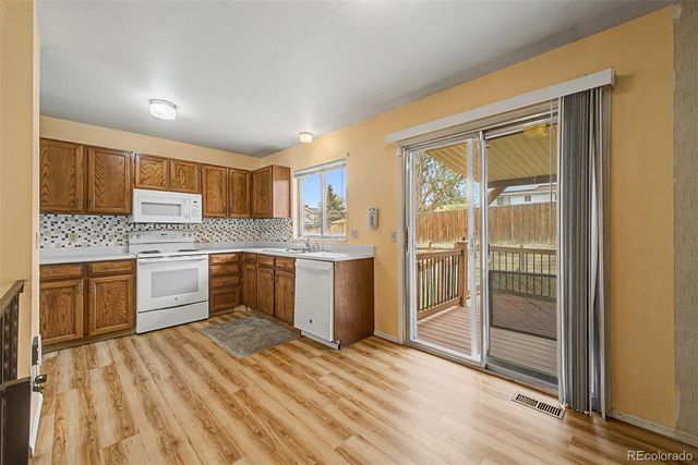 1123 S Lewiston Way, Aurora, CO 80017