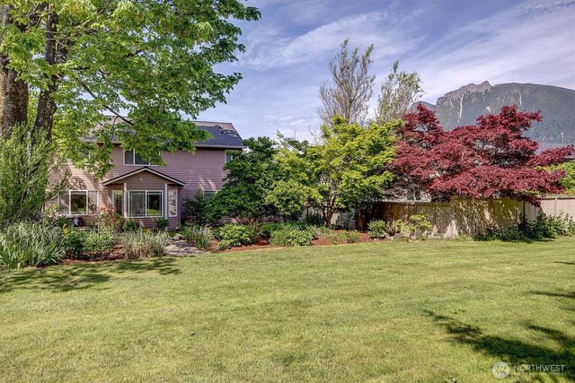 225 SE 10th Circle, North Bend, WA 98045