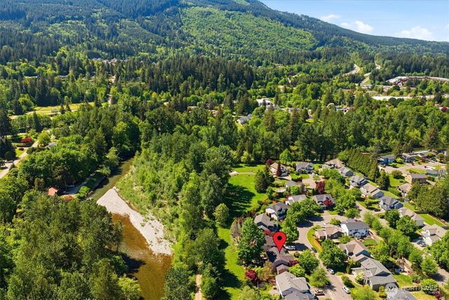 225 SE 10th Circle, North Bend, WA 98045
