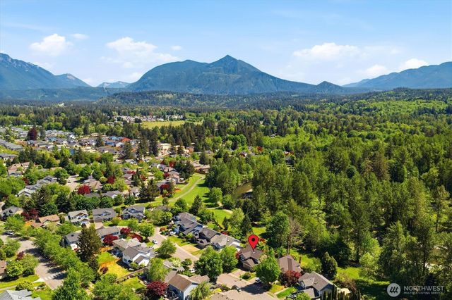 225 SE 10th Circle, North Bend, WA 98045