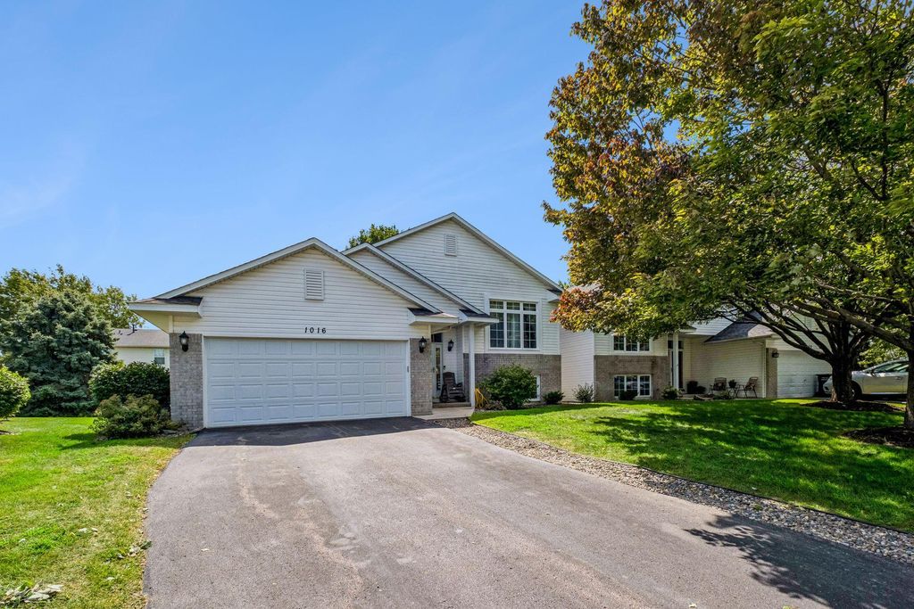 1016 Lilac Court, Shakopee, MN 55379 — exterior