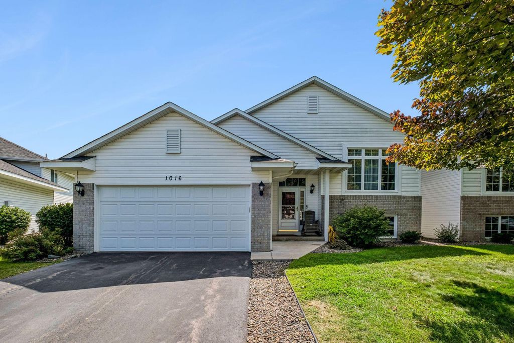 1016 Lilac Court, Shakopee, MN 55379 — photo 2