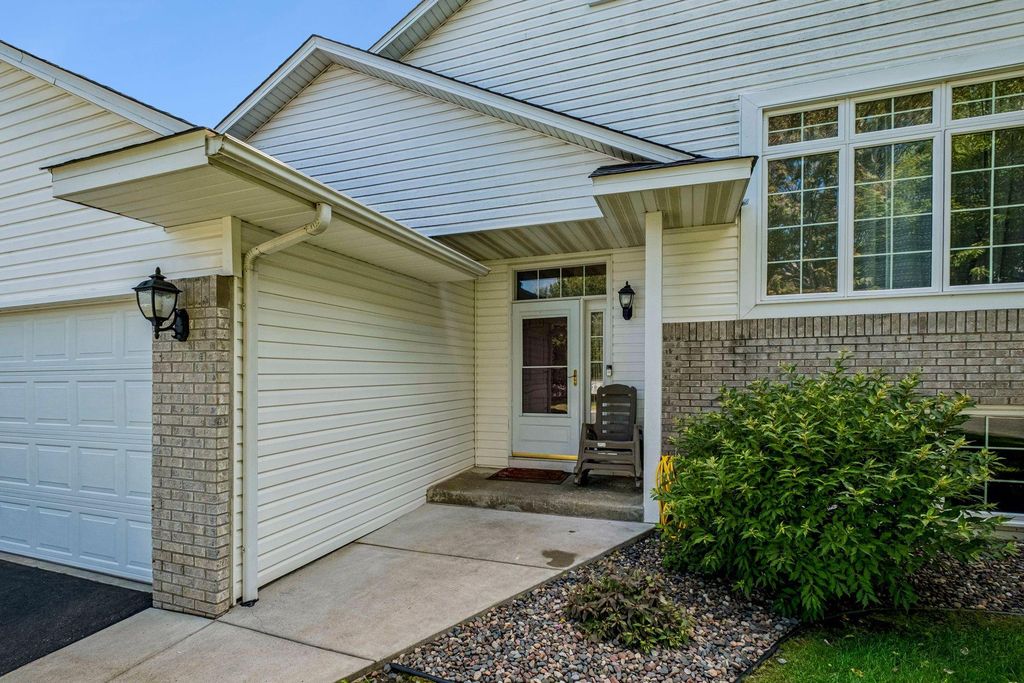1016 Lilac Court, Shakopee, MN 55379 — photo 4