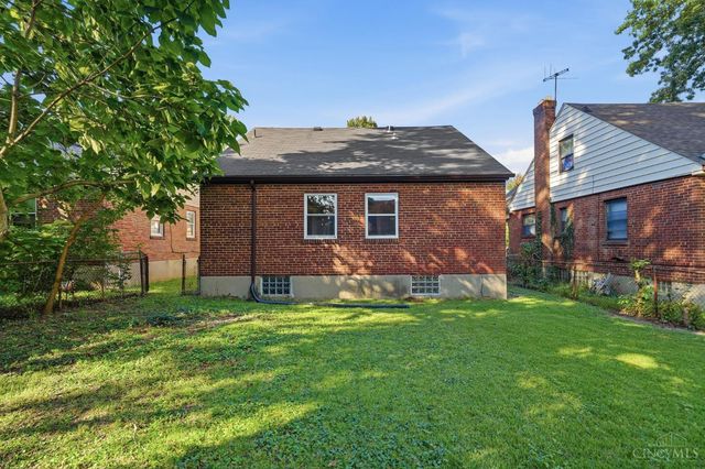 1127 W North Bend Dr, Cincinnati, OH 45224