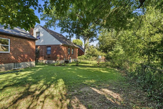 1127 W North Bend Dr, Cincinnati, OH 45224