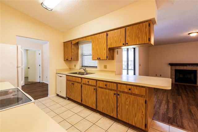 1002 GAMMAGE POINT, Oviedo, FL 32765