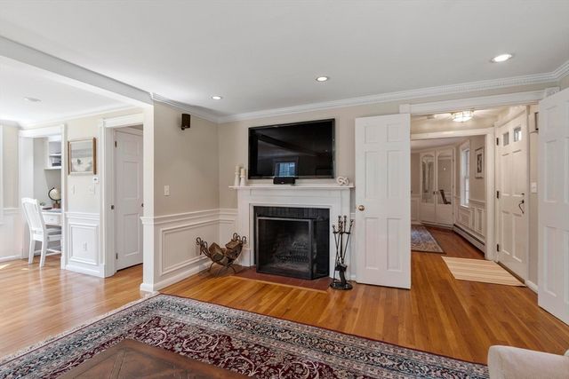 93 Nashoba Rd, Concord, MA 01742