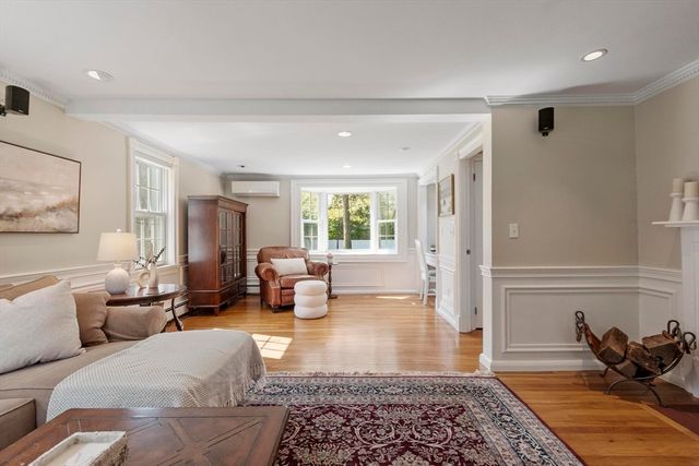 93 Nashoba Rd, Concord, MA 01742