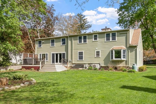 93 Nashoba Rd, Concord, MA 01742