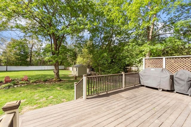 93 Nashoba Rd, Concord, MA 01742