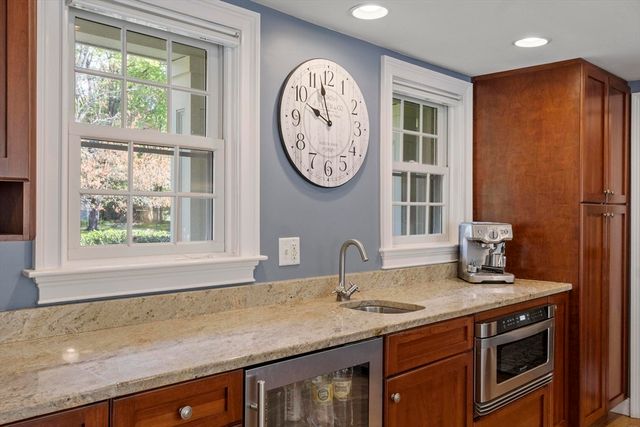93 Nashoba Rd, Concord, MA 01742