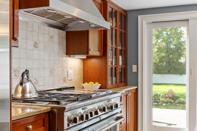 93 Nashoba Rd, Concord, MA 01742