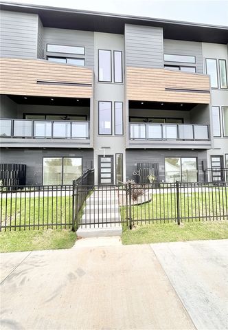 204 NW 9th Street, Bentonville, AR 72712