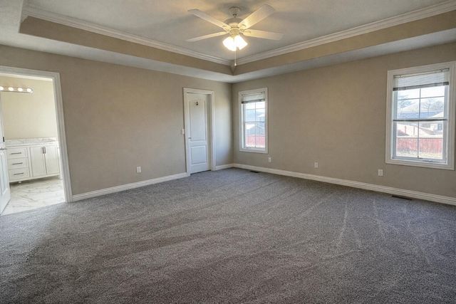 2401 S April Avenue, Springfield, MO 65807