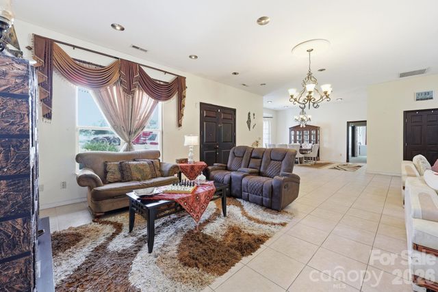 1803 Wilton Gate Drive, Charlotte, NC 28262