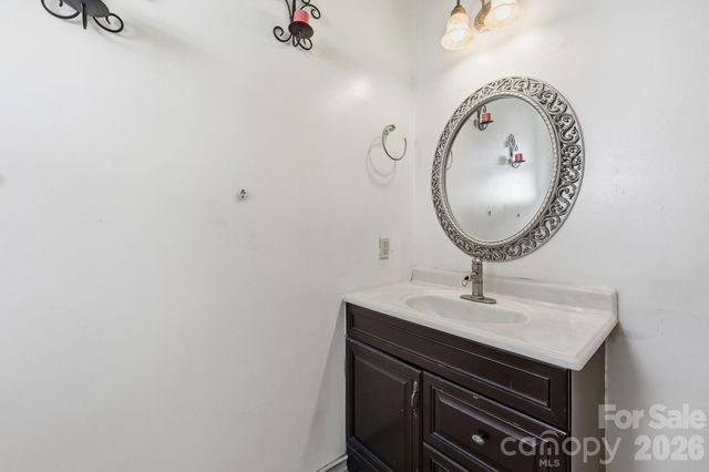 1803 Wilton Gate Drive, Charlotte, NC 28262