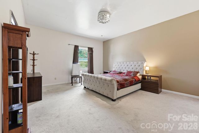 1803 Wilton Gate Drive, Charlotte, NC 28262