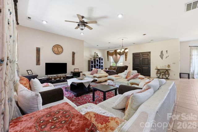 1803 Wilton Gate Drive, Charlotte, NC 28262