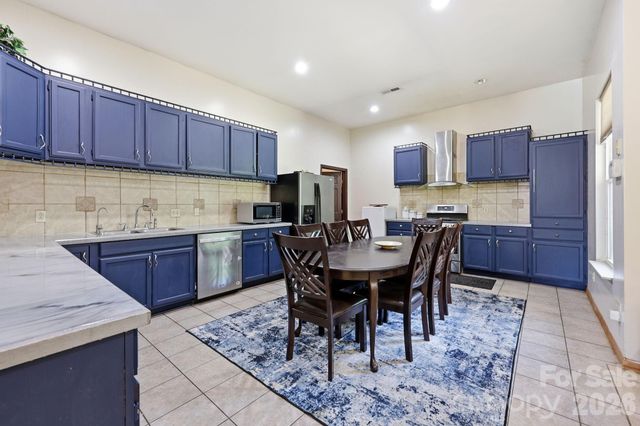 1803 Wilton Gate Drive, Charlotte, NC 28262
