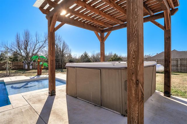 13532 Lacresta Drive, Piedmont, OK 73078