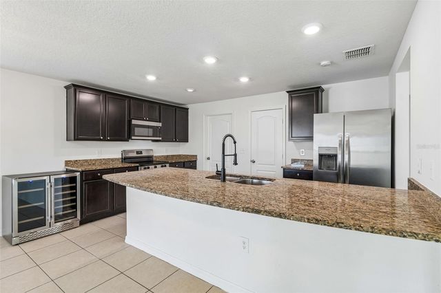 1009 CULBREATH GREEN COURT, Ruskin, FL 33570