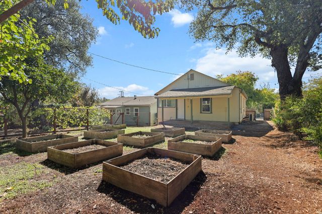 1259 1261 Magnolia Avenue, Redding, CA 96001