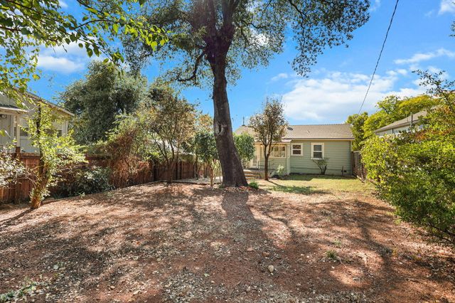 1259 1261 Magnolia Avenue, Redding, CA 96001