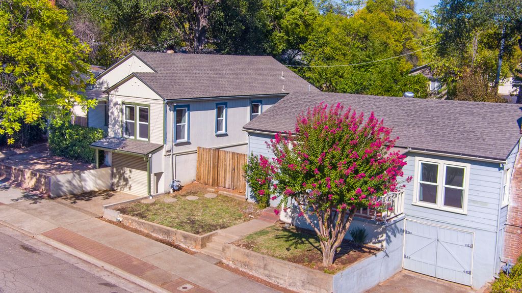 1259 1261 Magnolia Avenue, Redding, CA 96001