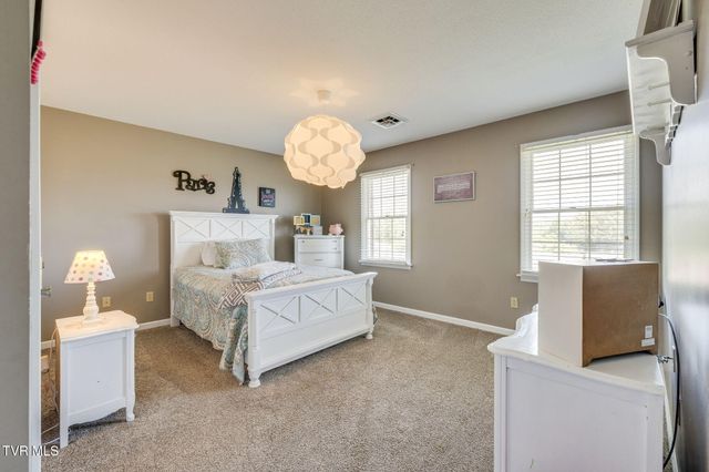 5116 Waterford Drive, Kingsport, TN 37664