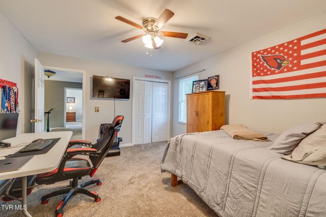 5116 Waterford Drive, Kingsport, TN 37664