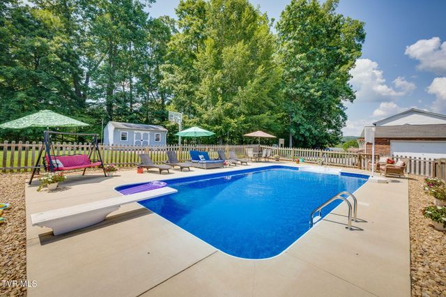 5116 Waterford Drive, Kingsport, TN 37664