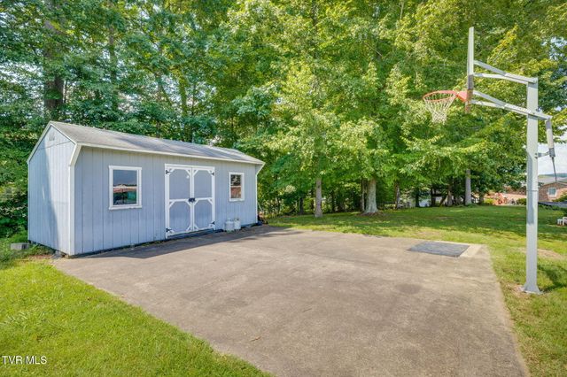 5116 Waterford Drive, Kingsport, TN 37664