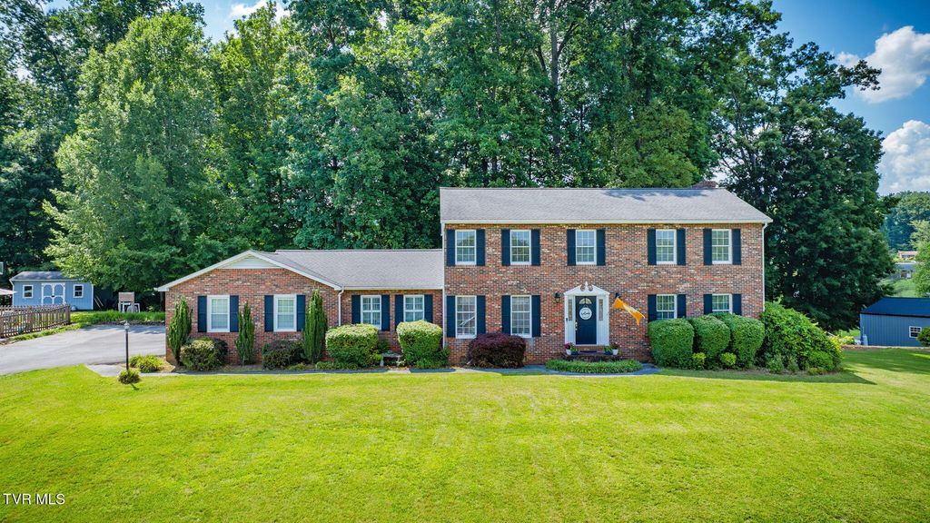 5116 Waterford Drive, Kingsport, TN 37664